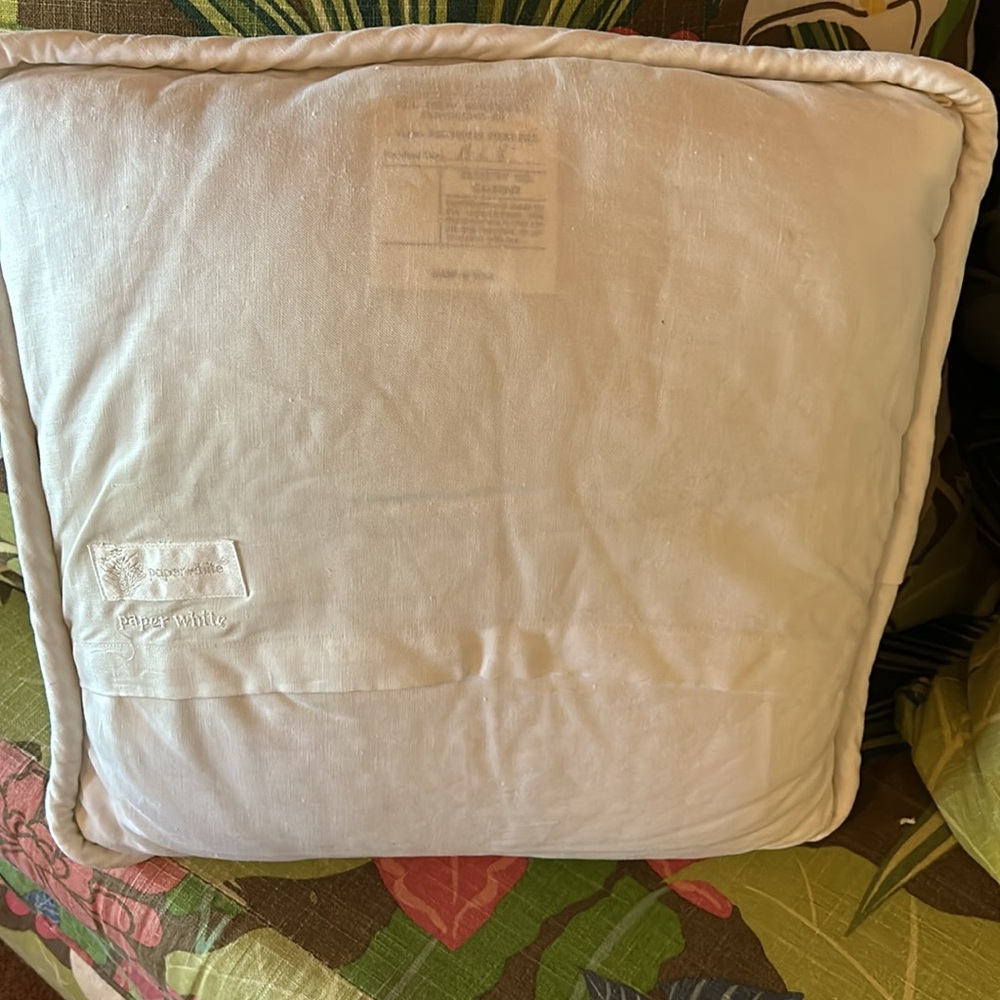 Boudoir Pillow with Big Bow never used in beautiful condition. - Picture 3 of 4